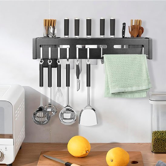 Porte couteaux mural en métal noir | Design - lacuisineadaptee